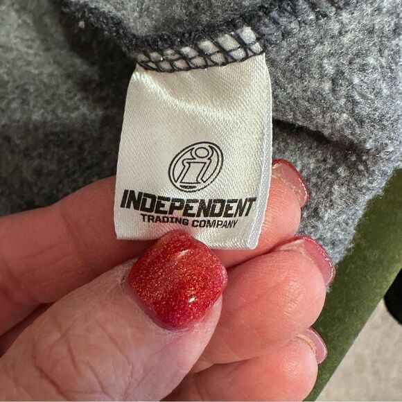 Dolly Parton gray hoodie w/ colorful retro script women’s size small - Picture 4 of 5